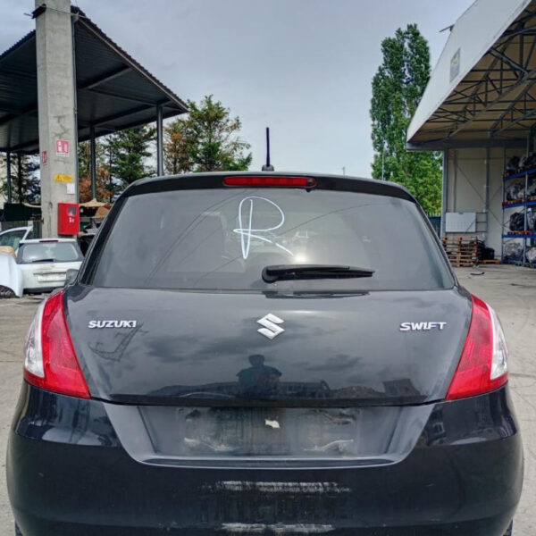 Suzuki Swift Anno 2015 | Veicolo Intero | SOLO PER RICAMBI