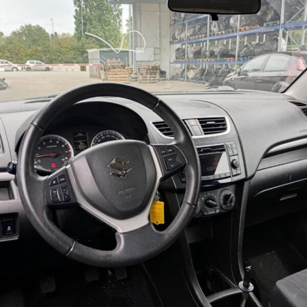 Suzuki Swift Anno 2015 | Veicolo Intero | SOLO PER RICAMBI