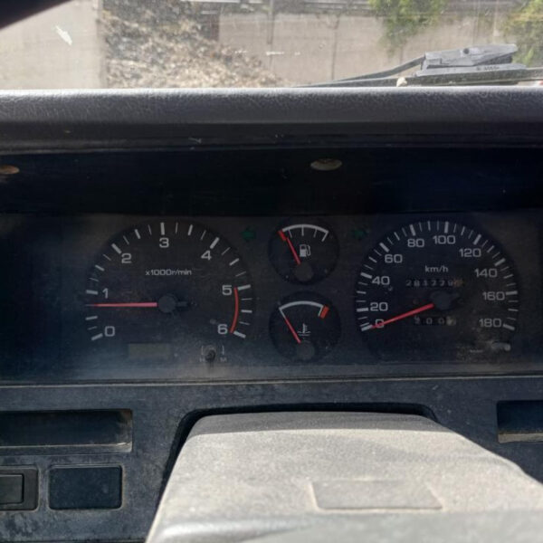 Nissan Pick-Up (D21) King Cab Anno 1993 | Veicolo intero | SOLO PER RICAMBI