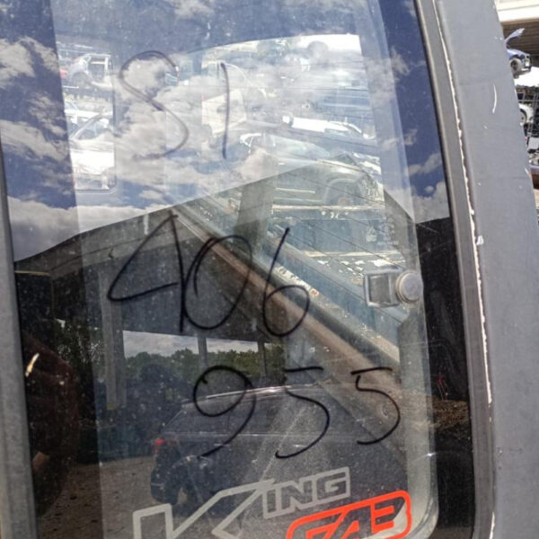 Nissan Pick-Up (D21) King Cab Anno 1993 | Veicolo intero | SOLO PER RICAMBI