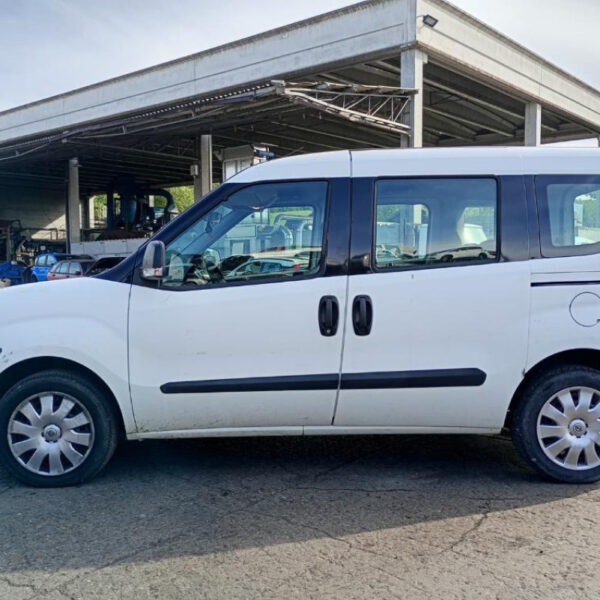Opel Combo Tour (X12) Anno 2013 | Veicolo Intero | SOLO PER RICAMBI