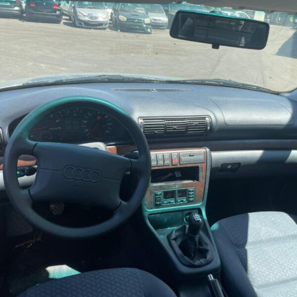 Audi A4 (8D) Anno 1996 | Veicolo Intero | SOLO PER RICAMBI
