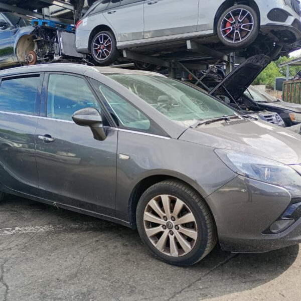 Opel Zafira C Tourer Anno 2012 | Veicolo Intero | SOLO PER RICAMBI