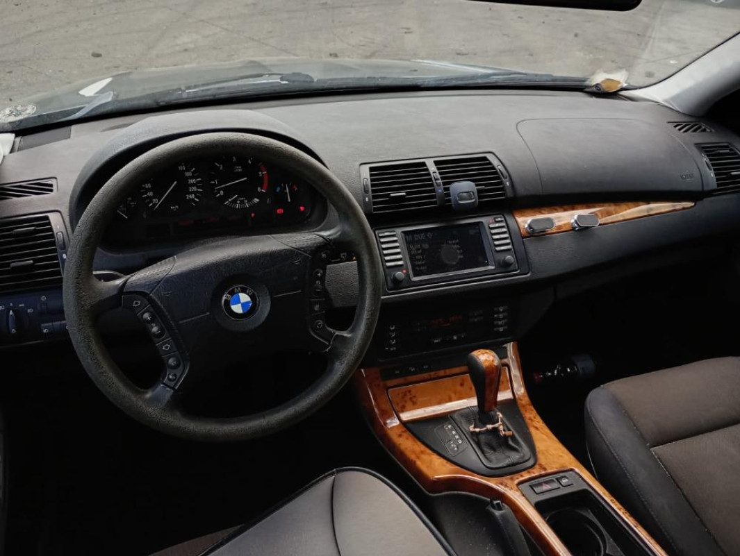BMW X5 (E53) Anno 2003 | Veicolo Intero | SOLO PER RICAMBI