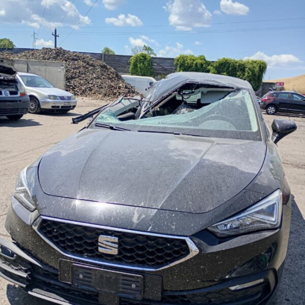 Seat Leon (KL) Anno 2020 | Veicolo Intero | SOLO PER RICAMBI
