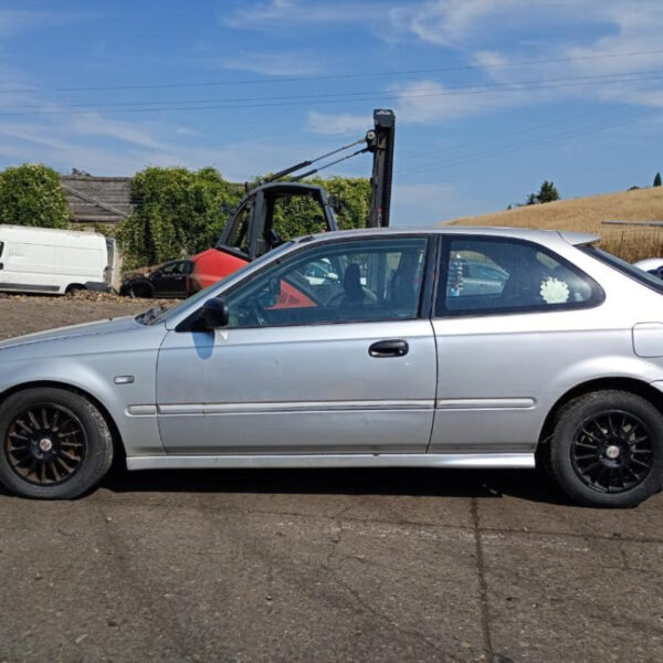 Honda Civic Anno 2001 | Veicolo Intero | SOLO PER RICAMBI