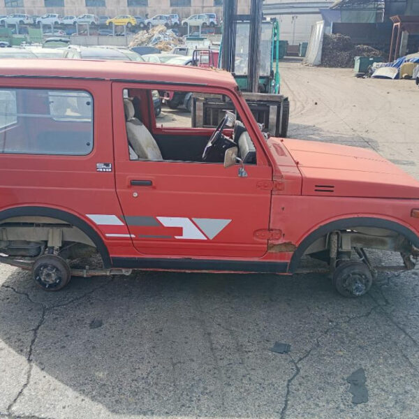 Suzuki Samurai SJ410 Anno 1983 | Veicolo Intero | SOLO PER RICAMBI