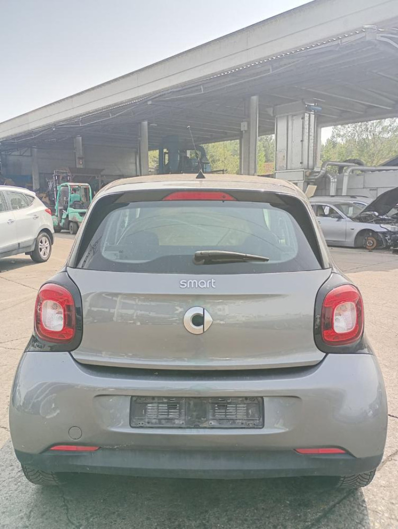 Smart ForFour W453 Anno 2016 | Veicolo intero | SOLO PER RICAMBI