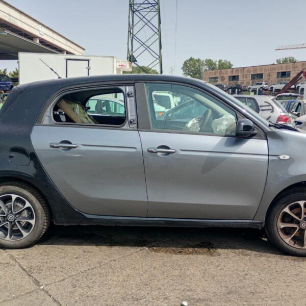 Smart ForFour W453 Anno 2016 | Veicolo intero | SOLO PER RICAMBI