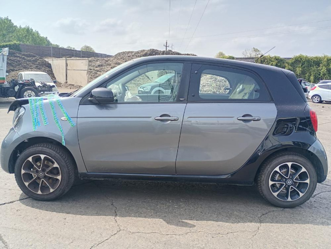 Smart ForFour W453 Anno 2016 | Veicolo intero | SOLO PER RICAMBI