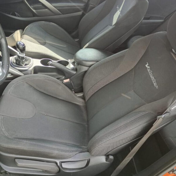 Hyundai Veloster Anno 2011 | Veicolo Intero | SOLO PER RICAMBI