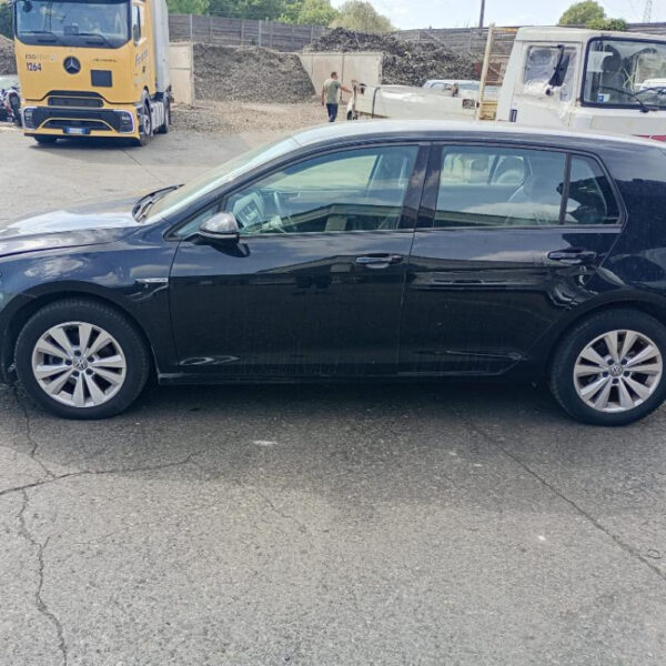 Volkswagen Golf VII Anno 2015 | Veicolo Intero | SOLO PER RICAMBI