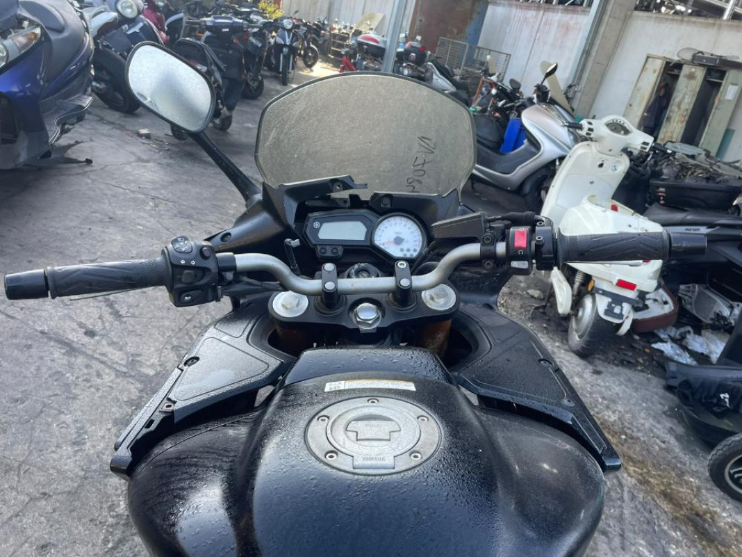 Yamaha Fazer FZ8 Anno 2011 | Motoveicolo Intero | SOLO PER RICAMBI