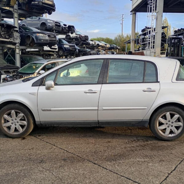 Renault Val Satis Anno 2006 | Veicolo Intero | SOLO PER RICAMBI