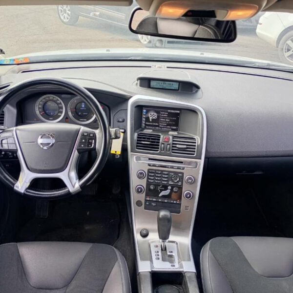 Volvo XC60 Anno 2010 | Veicolo Intero | SOLO PER RICAMBI