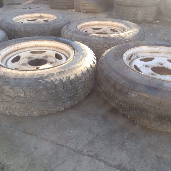 5 CERCHI IN FERRO (CON PNEUMATICI DA FAR  VALUTARE) LAND ROVER DISCOVERY 1998