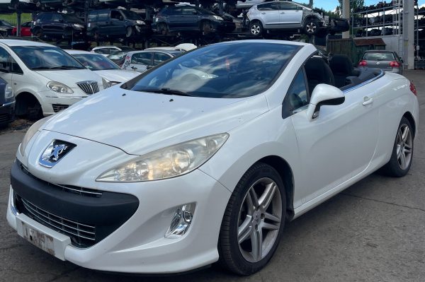Peugeot 308 C+C Anno 2011 | Veicolo Intero | SOLO PER RICAMBI